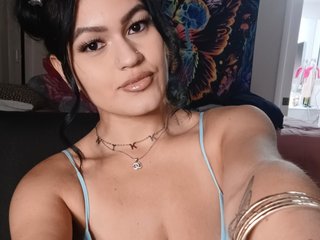 Erotikus videocsevegés Nikkikittyx3