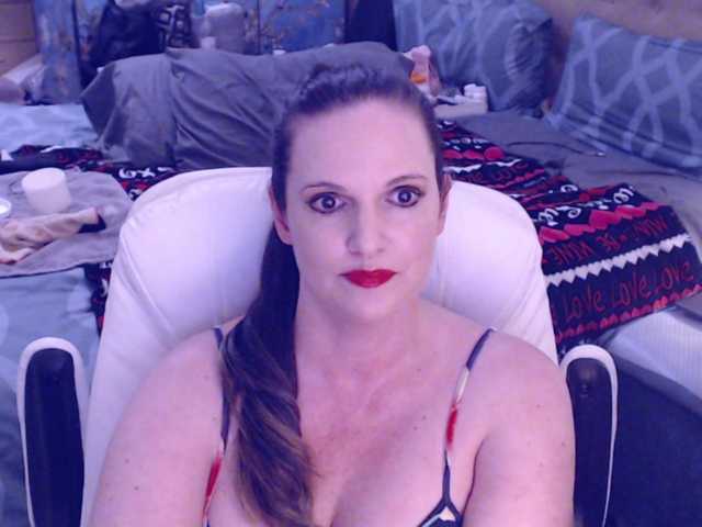 Fényképek NinaJaymes Lets have fun in private!! Roleplay, C2C, stockings for an extra tip in private, dildo. I only go to private for these things.