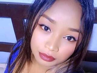 Erotikus videocsevegés Noumimi