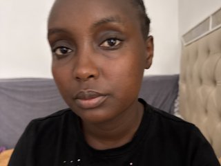 Erotikus videocsevegés Nyomi224