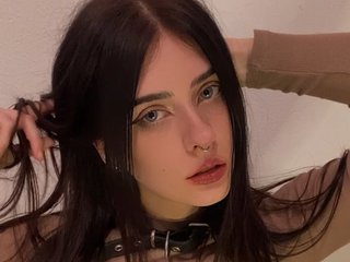 Erotikus videocsevegés mali_doll
