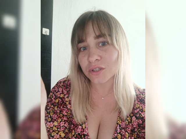 Fényképek Blondines69 Hey guys!:) Goal- #Dance #hot #pvt #c2c #fetish #feet #roleplay Tip to add at friendlist and for requests!