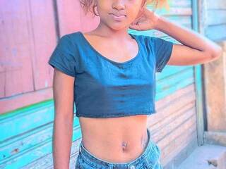 Erotikus videocsevegés Oliviaaa1