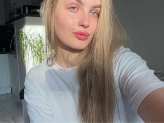 Erotikus videocsevegés OliviaKisss3