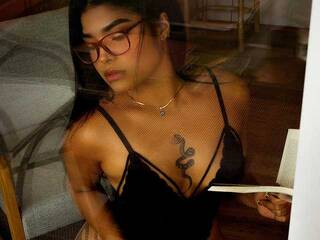 Erotikus videocsevegés Pamela-Moreno