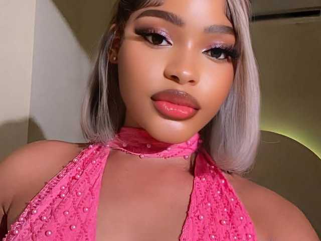 A profil fényképe peachcandi