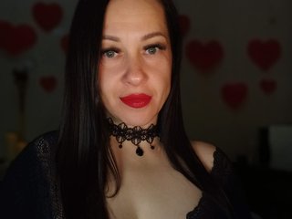 Erotikus videocsevegés PetiteBrunieX