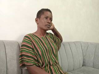 Erotikus videocsevegés Petitegirly