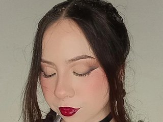 Erotikus videocsevegés PetiteIvoryqueens