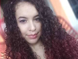 Erotikus videocsevegés petitelucy