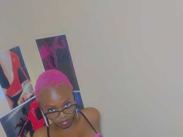 A profil fényképe PinkDomina01