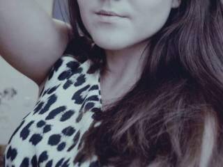 Erotikus videocsevegés pisyakira1