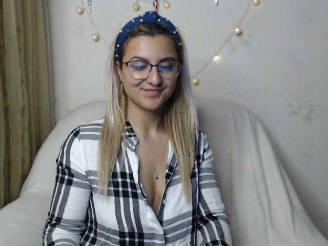 Fényképek PlayfulNicole Lets meet better and lets have some fun :) Lush is on :) Offer me pleasure with your *****s ;) follow me