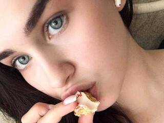 Erotikus videocsevegés plushflametwinklemeow