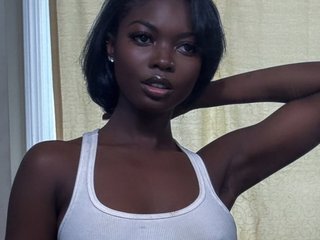 Erotikus videocsevegés Pretty-Ebony-Doll