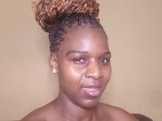 Erotikus videocsevegés Prettybkack25