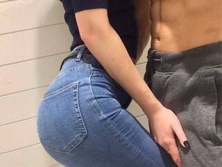 Erotikus videocsevegés tikitokilove