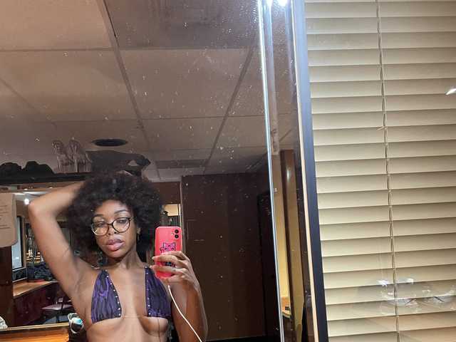 A profil fényképe ProductivePussy