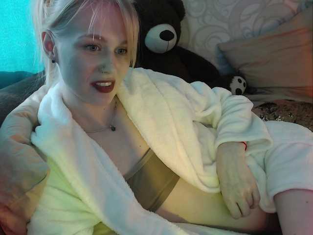 Fényképek Vero_nica Press in the heart! 519 pussy) Lovens from 2 tk, 20 - pleasant vibration, 69 - random In private with toys, Cam2Cam Before the private 101 tokens