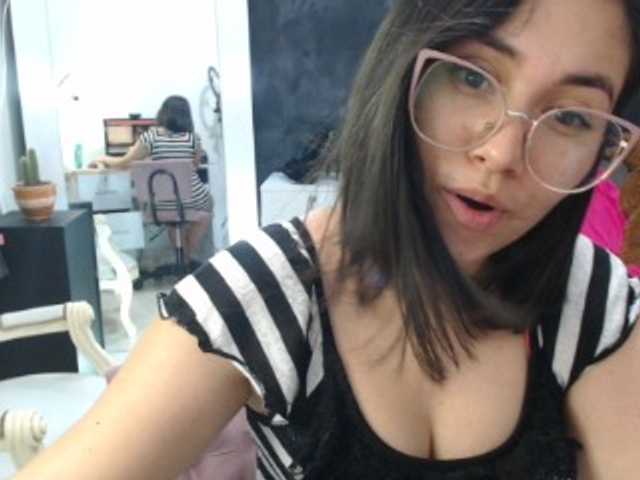 Fényképek Queen-pink24 hola bienvenidos a mi habitación soy nueva ven y dame la bienvenida #latina #new #tits #play