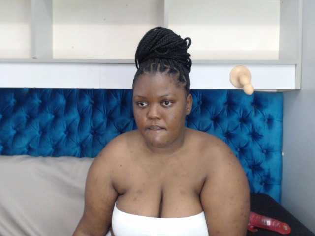 Fényképek QueenH8521 hello plz welcome me to the new month