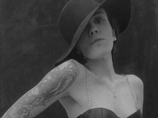 Erotikus videocsevegés QueenOfFetish