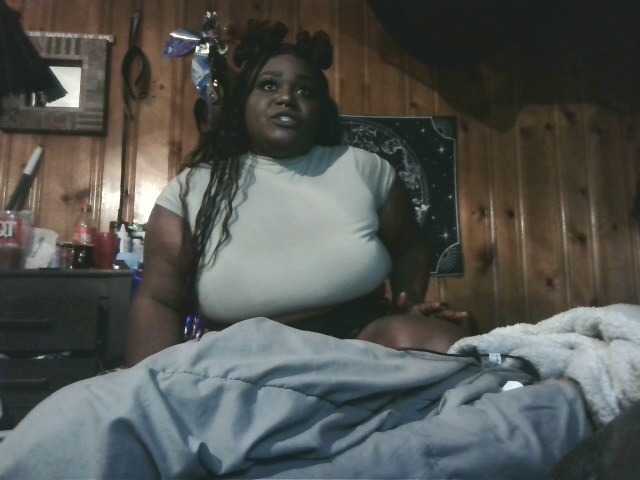 Fényképek QueenRaynexxx Hello Its A Place Fit 4 A Queen! Thick Chocolate GIRL RIGGHT HERE!!!
