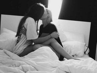 Erotikus videocsevegés queenswishes