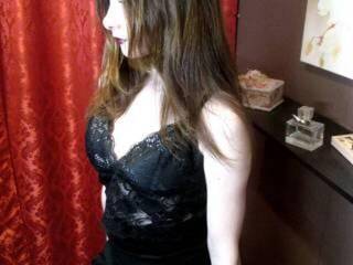 Erotikus videocsevegés quelqyes