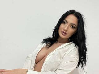 Erotikus videocsevegés RaisaSalvis