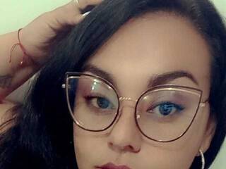 Erotikus videocsevegés RandaCurvy