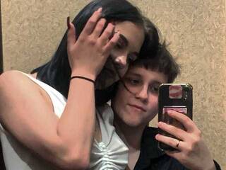 Erotikus videocsevegés Raven-Radiant