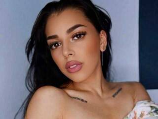 Erotikus videocsevegés RayssaRays