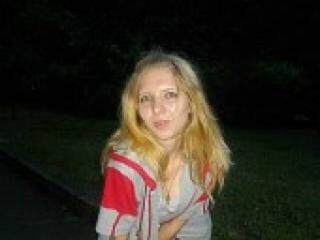 Erotikus videocsevegés red2angel