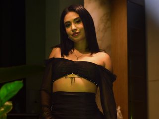 Erotikus videocsevegés RosalineBenz