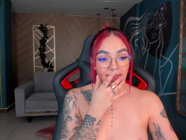 Fényképek RosalineMay ⭐You like what you see? I can surprise you more♥♥ ​IG: @​Rosalinemay_x ♥♥ At goal: Make me cum!! @remain tks left