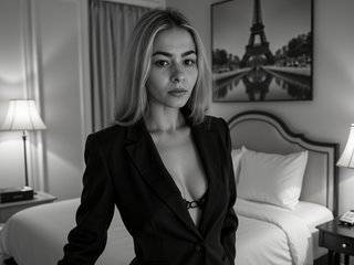 Erotikus videocsevegés RosieJune