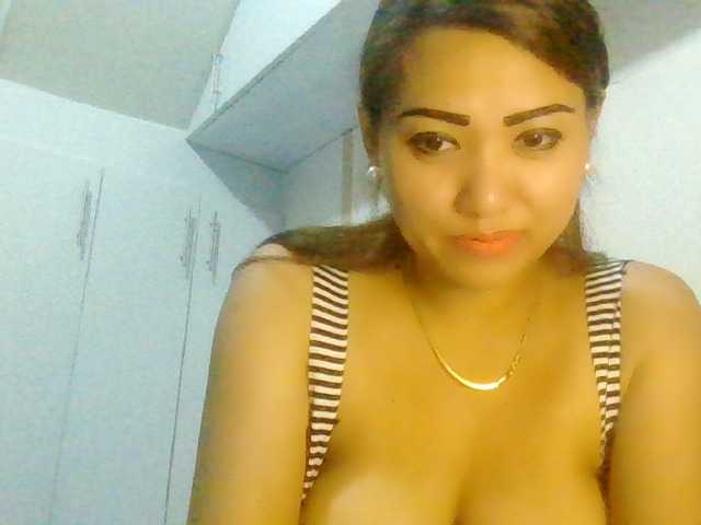 Fényképek Rosselyn tits 20, pussy 100, and full naked #499