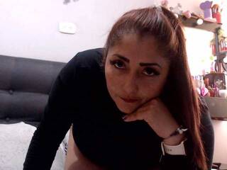 Erotikus videocsevegés ROUSE-22