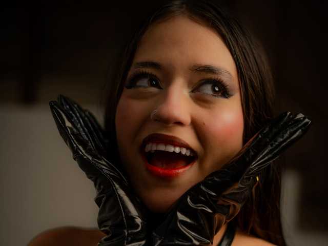 A profil fényképe roxana-mill