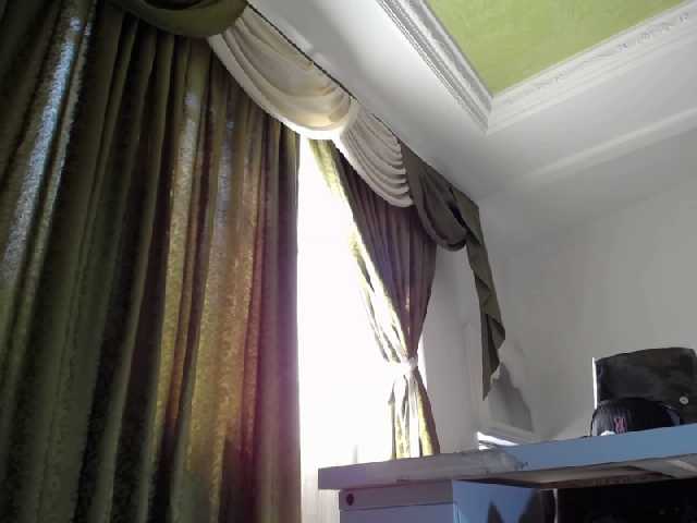 Sugárzási képernyőképek RoxaneFox