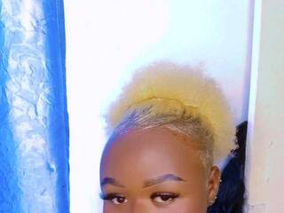 Erotikus videocsevegés Roxylola23