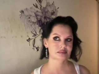 Erotikus videocsevegés RoyalBreasts