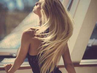 Erotikus videocsevegés Rozarr