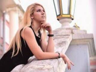 Erotikus videocsevegés rozashares