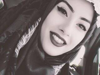 Erotikus videocsevegés SahaDaian