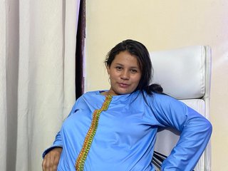 Erotikus videocsevegés SalmaBadawi