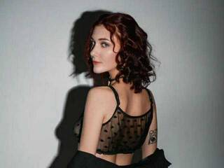 Erotikus videocsevegés salviias