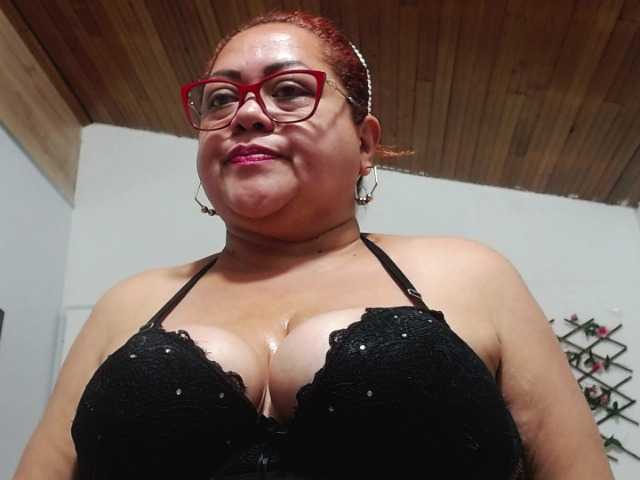 Fényképek Samantta-Jone Come and play with me sexy and hot #mature #bigboobs #milf #bbw #bigass MY GOALS IS: STREPTEASE