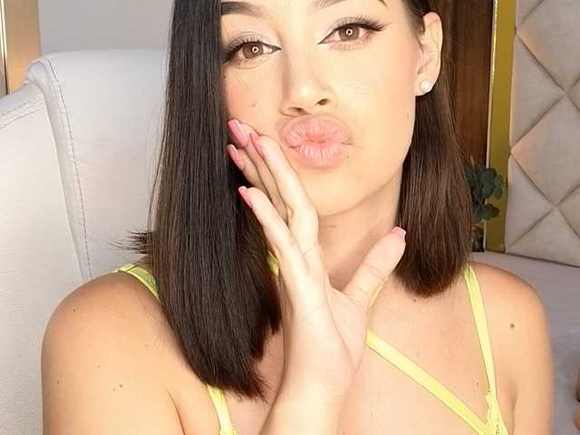 A profil fényképe Saraa-stone